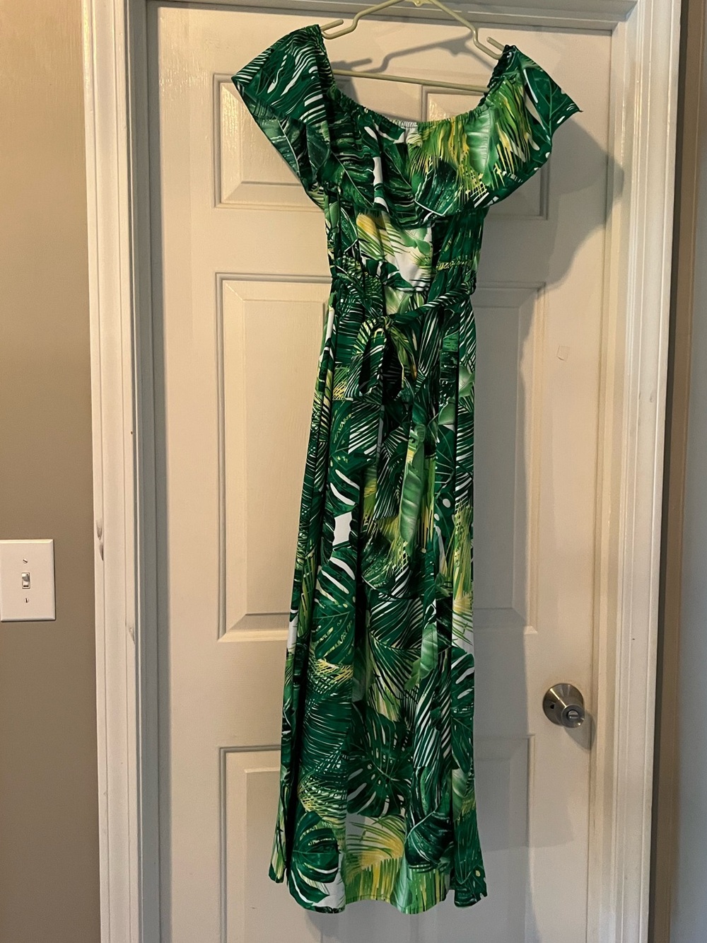 SHEIN Green Leaf-Print Off the Shoulder Maxi Dress